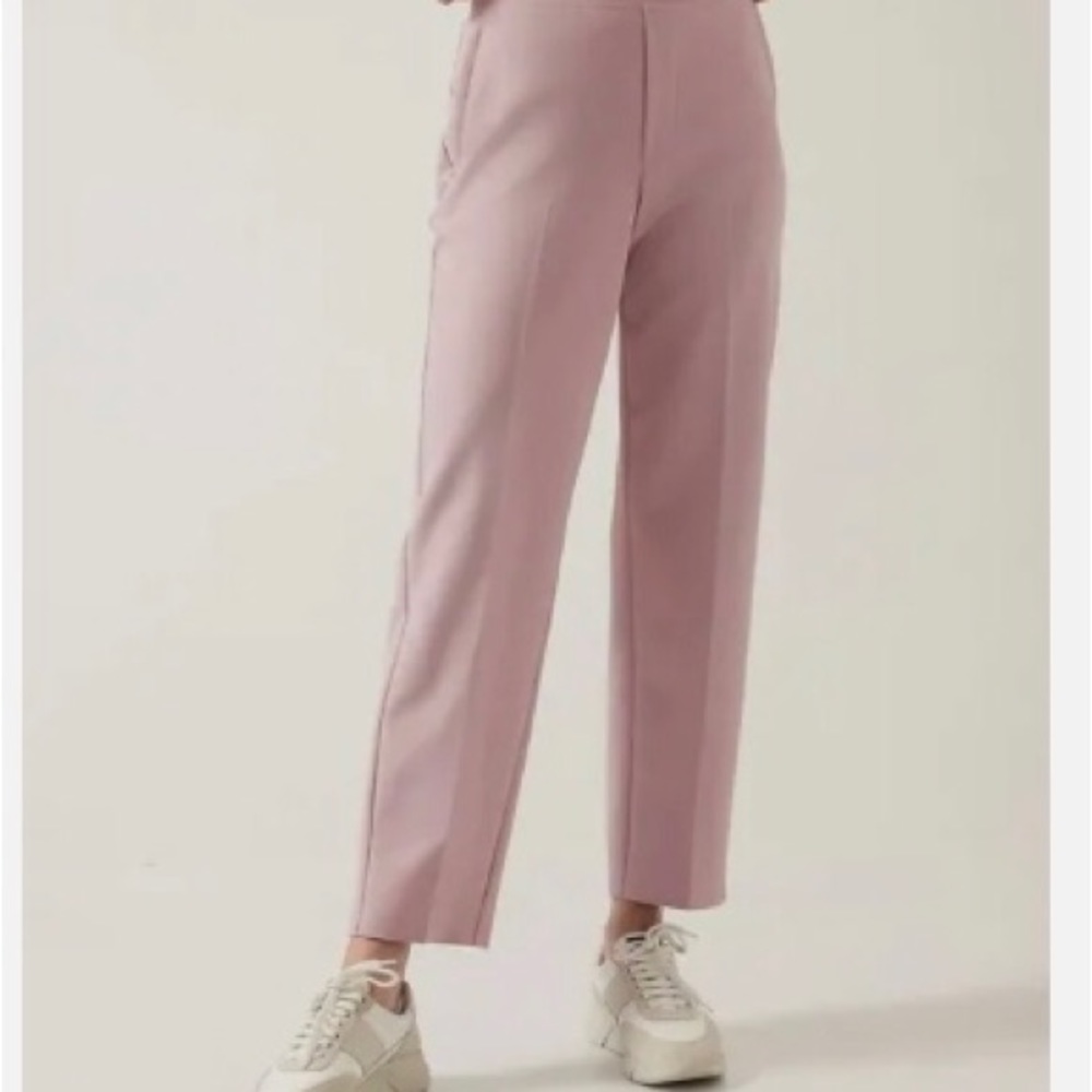 Never worn ! Athleta Endless Pants